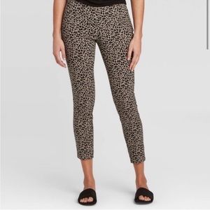 NWOT Leopard Anke Pants